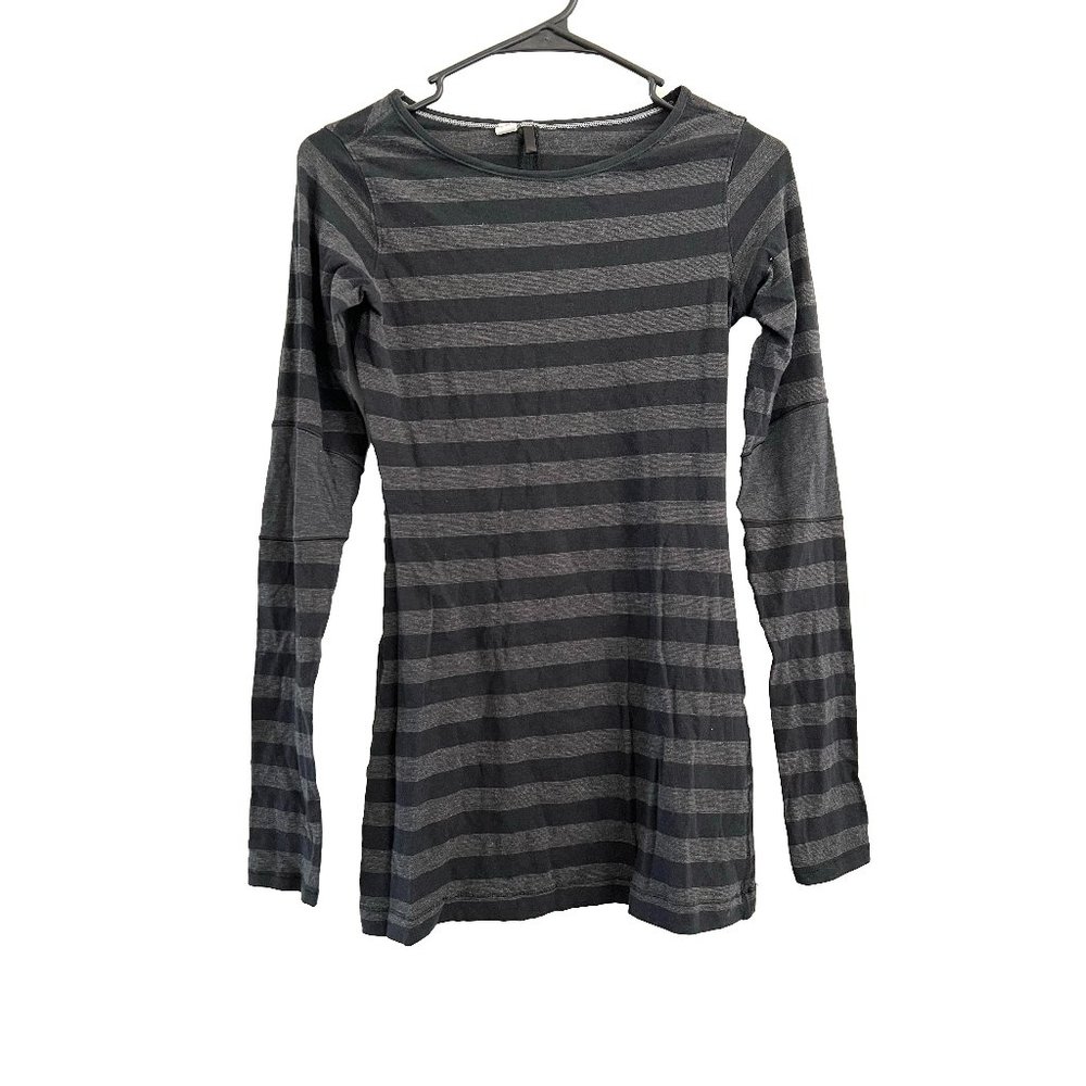 Lululemon Grey Black Striped Long Sleeve Workout Yoga Loungewear Shirt
